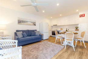 Hibiscus Court 2 fantastic air conditioned 3 bedroom unit, Shoal Bay